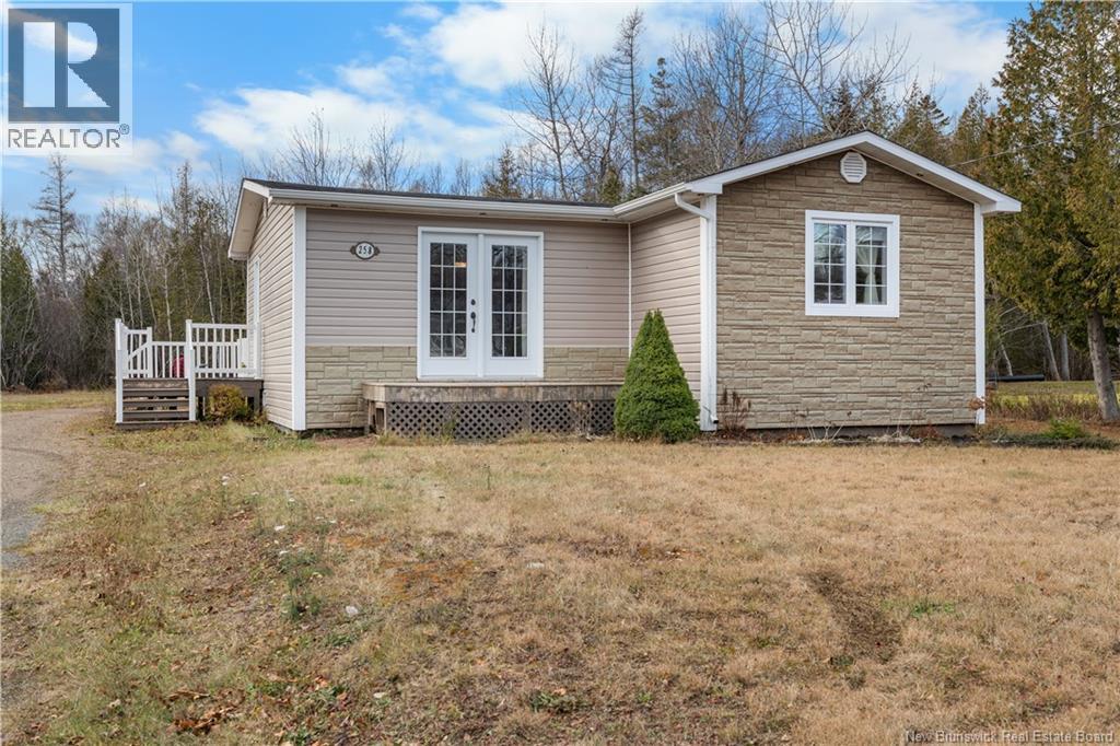 258 Principale, Pointe-Verte, New Brunswick