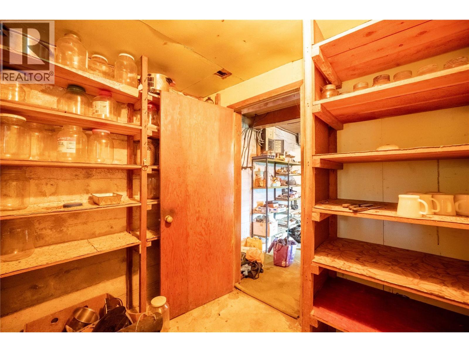 1537 Russel Avenue, Riondel, British Columbia  V0B 2B0 - Photo 21 - 10340061