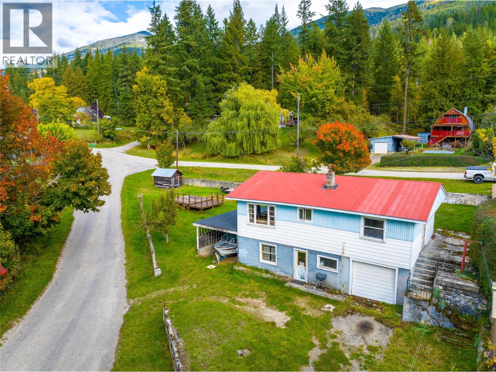 1537 Russel Avenue, Riondel, British Columbia  V0B 2B0 - Photo 2 - 10340061