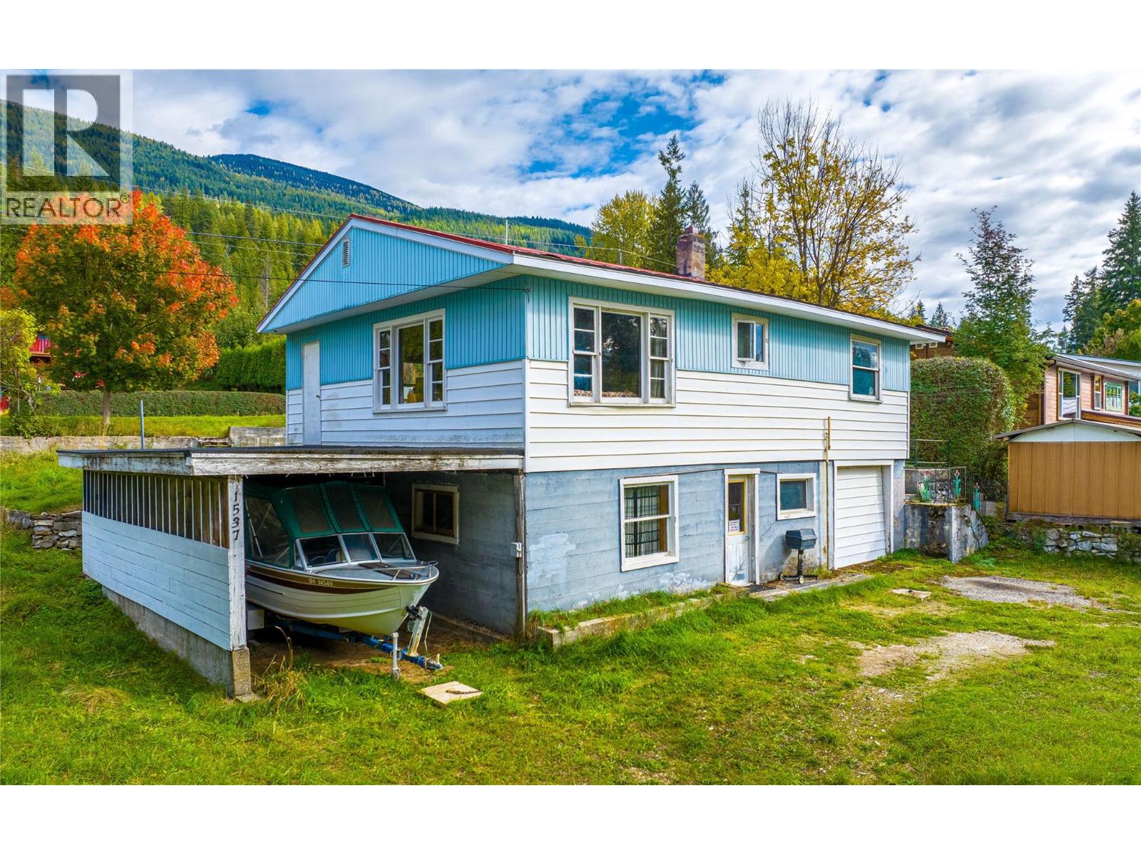 1537 RUSSEL Avenue, Riondel, British Columbia