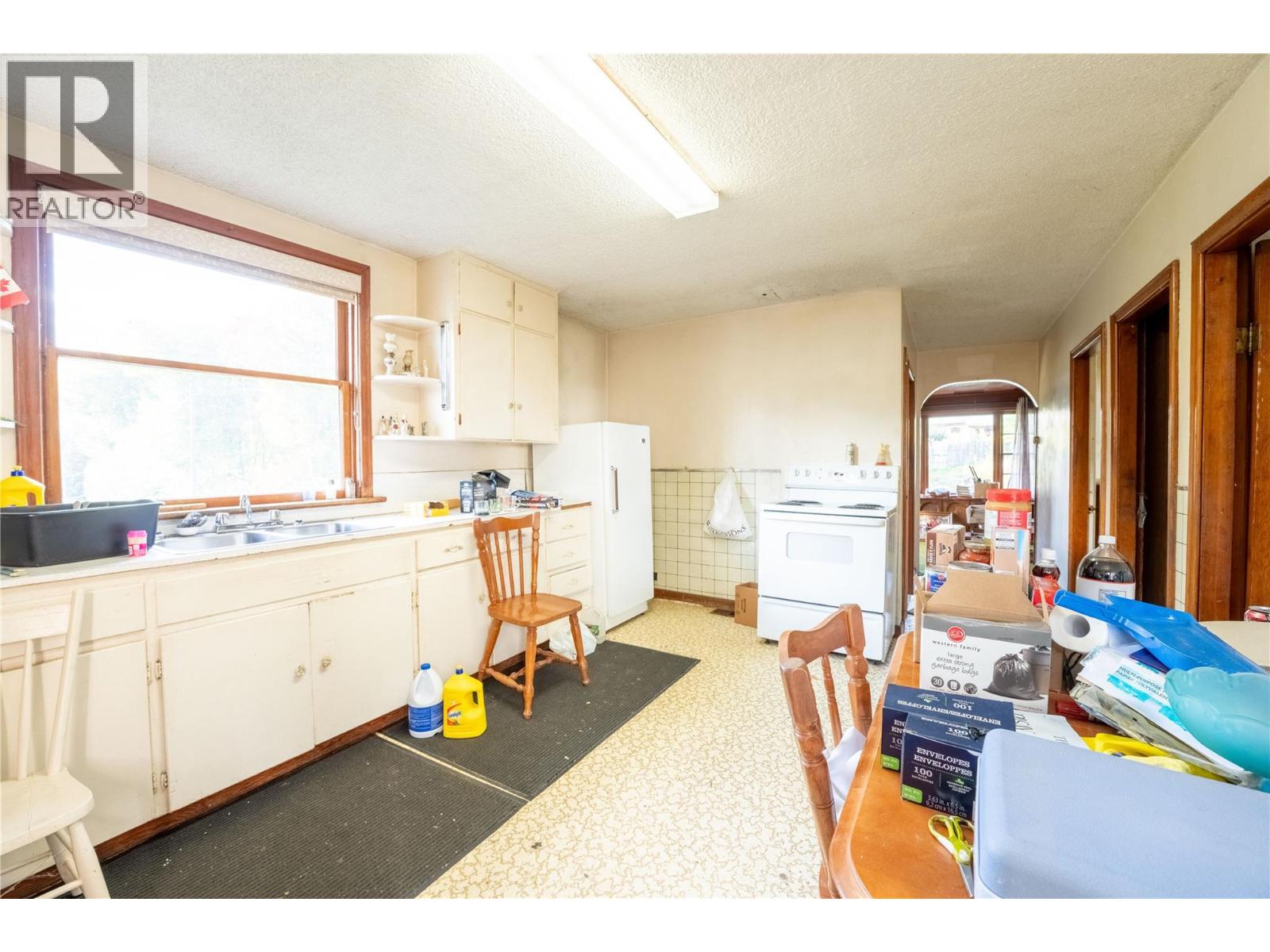 1537 Russel Avenue, Riondel, British Columbia  V0B 2B0 - Photo 9 - 10340061