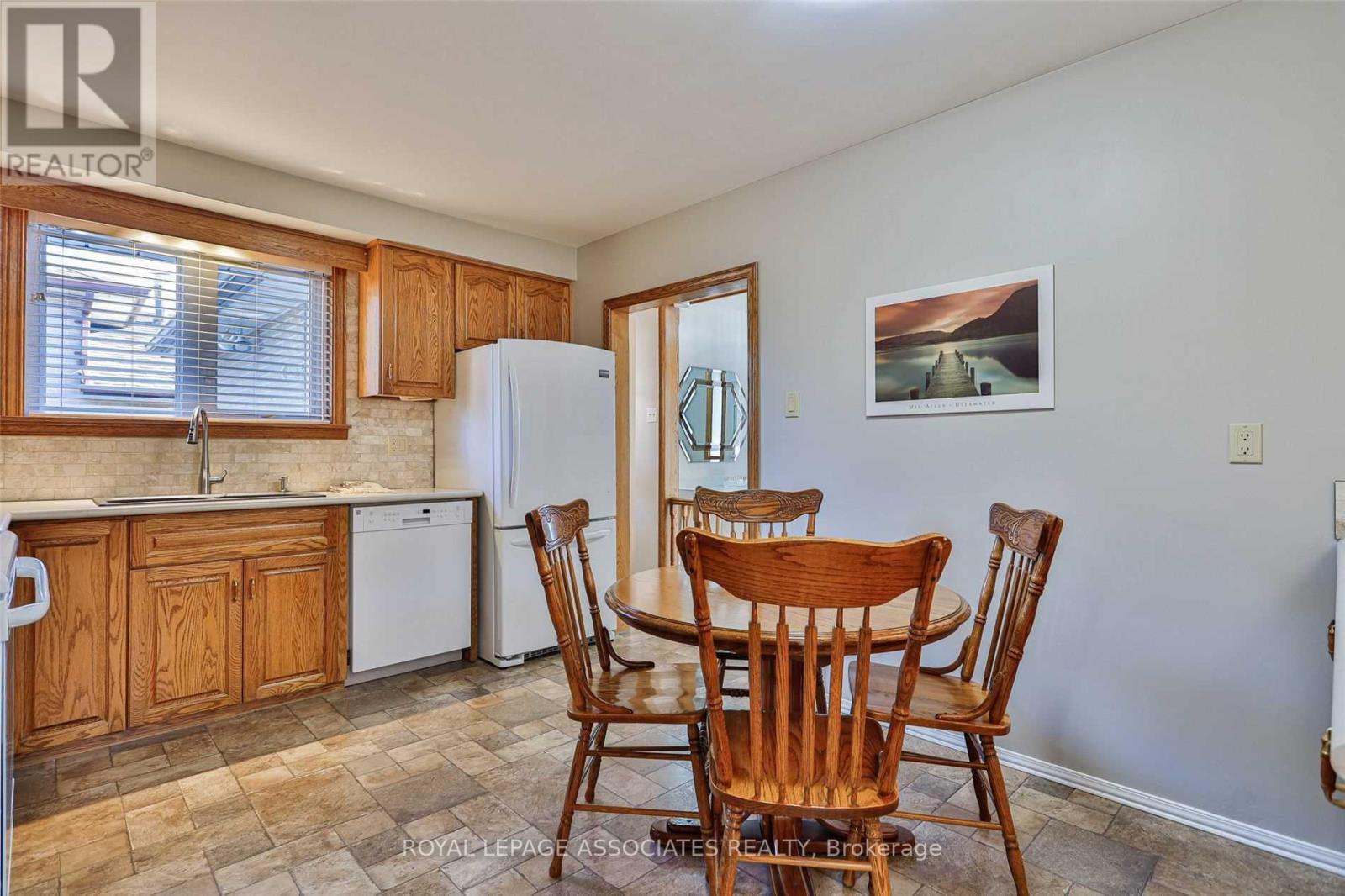 166 Lynnbrook Drive, Toronto, Ontario  M1H 2N5 - Photo 10 - E12562626