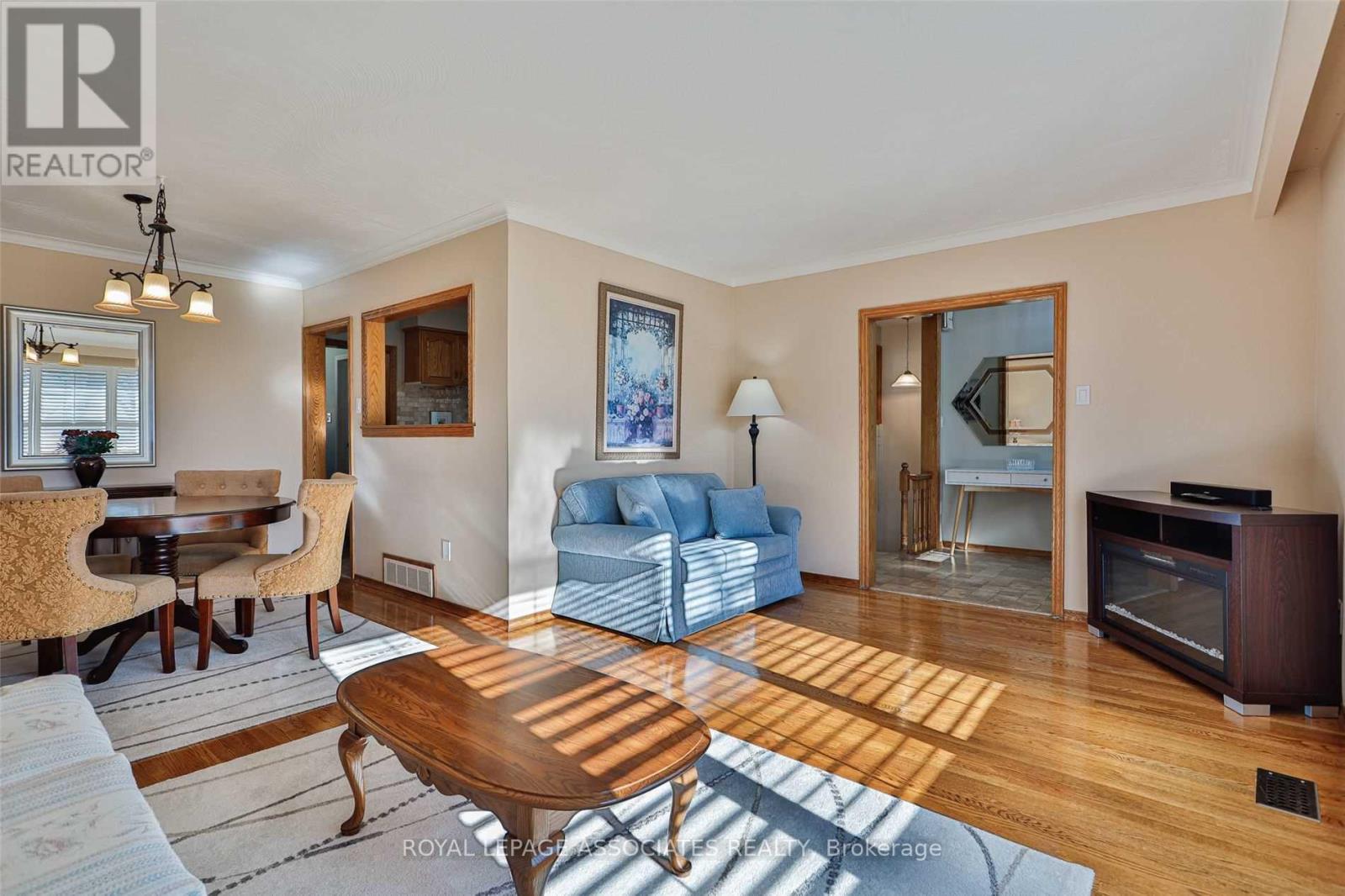 166 Lynnbrook Drive, Toronto, Ontario  M1H 2N5 - Photo 7 - E12562626