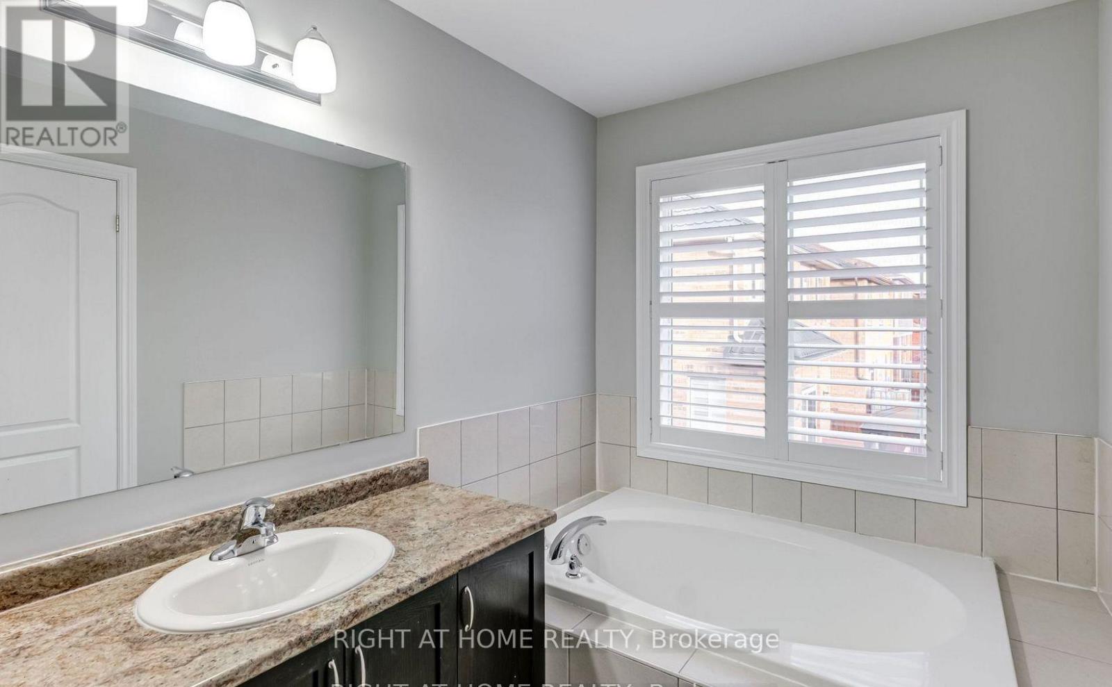 2341 Steeplechase Street, Oshawa, Ontario  L1L 0C8 - Photo 11 - E12562732