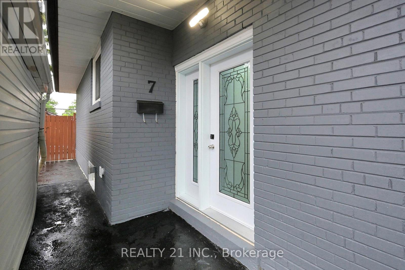 7 Stoney Creek Drive, Toronto, Ontario  M1E 3L2 - Photo 7 - E12562832