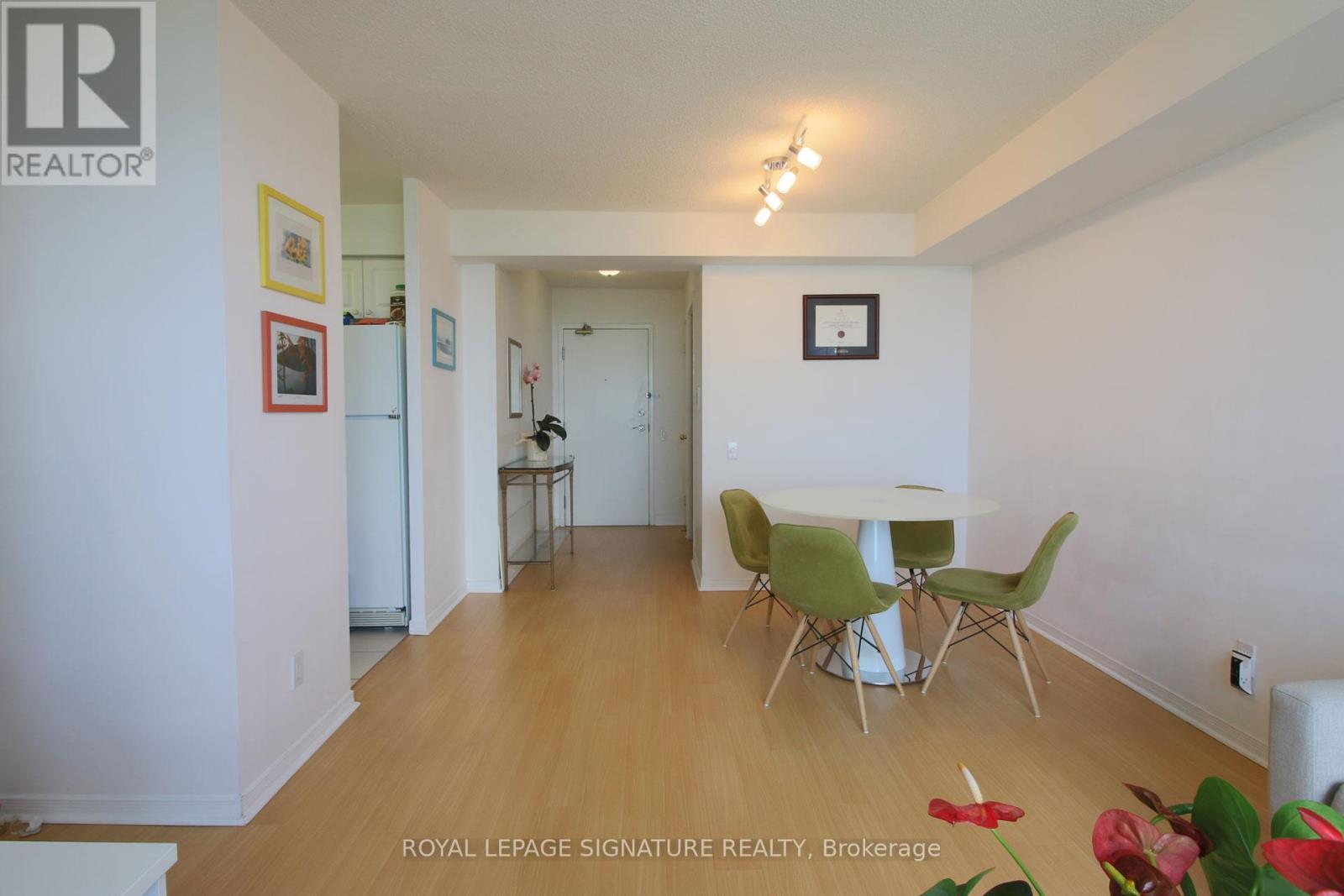 2210 - 8 Hillcrest Avenue, Toronto, Ontario M2N 6Y6 - Photo 6 - C12508254