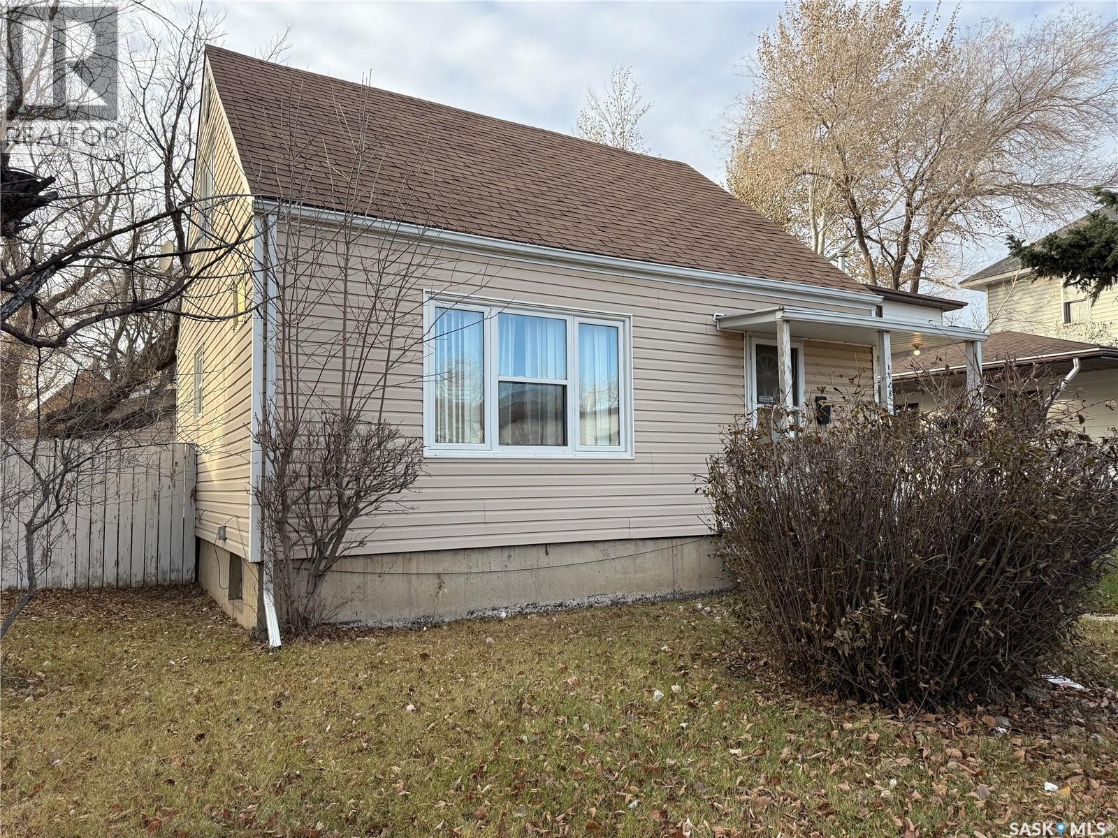 1178 Chestnut Avenue, Moose Jaw, Saskatchewan  S6H 1B1 - Photo 3 - SK024421