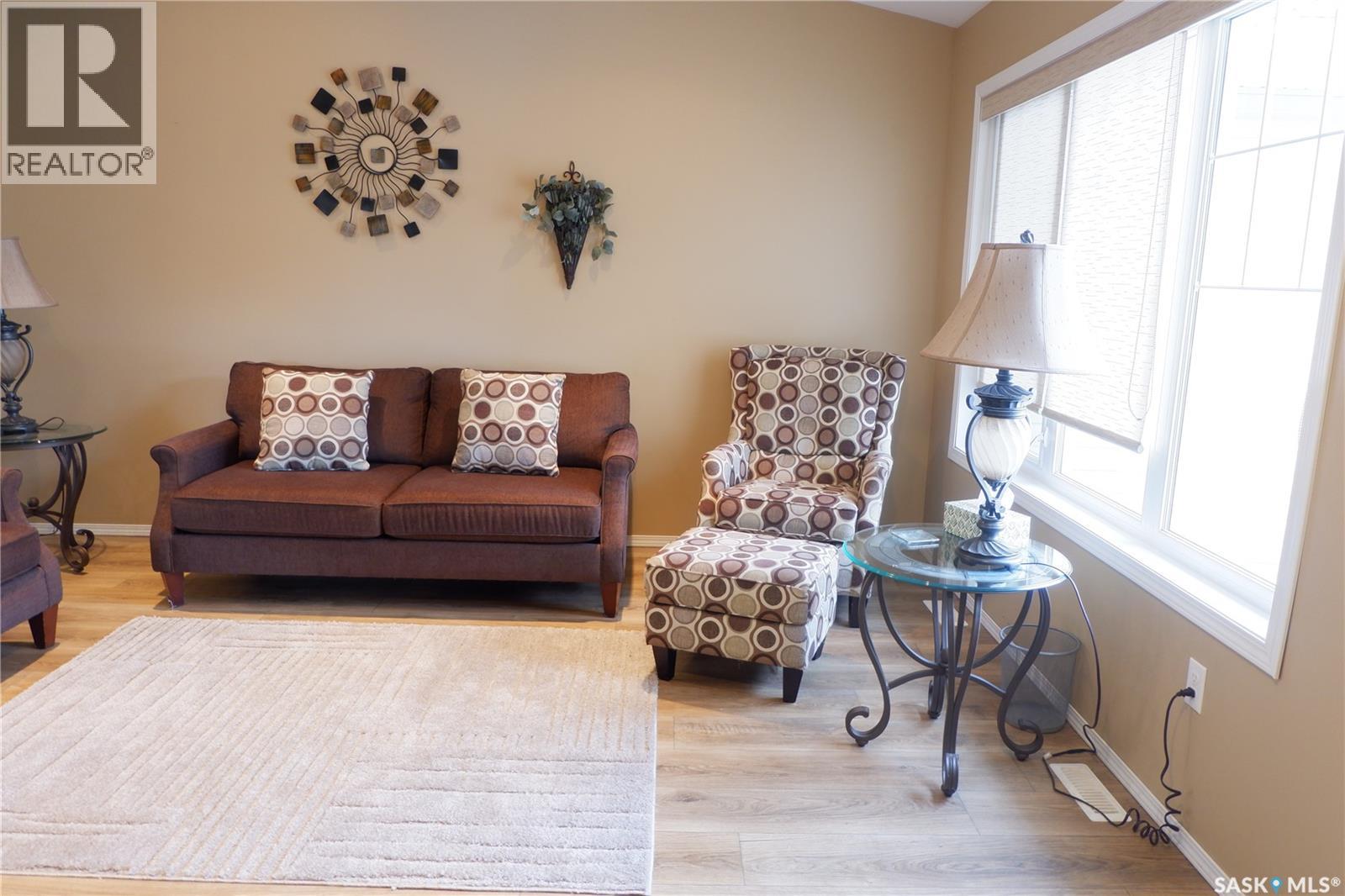 401 3rd Avenue E, Assiniboia, Saskatchewan  S0H 0B0 - Photo 10 - SK024419