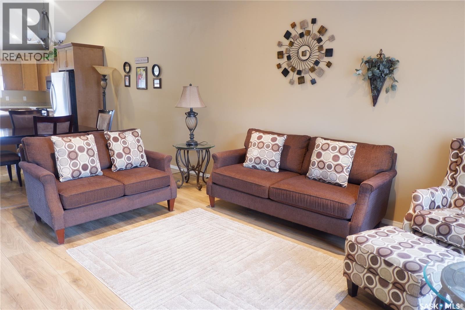 401 3rd Avenue E, Assiniboia, Saskatchewan  S0H 0B0 - Photo 9 - SK024419