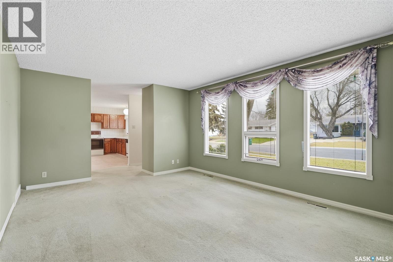 24 Oliver Crescent, Saskatoon, Saskatchewan  S7H 3C8 - Photo 3 - SK024418