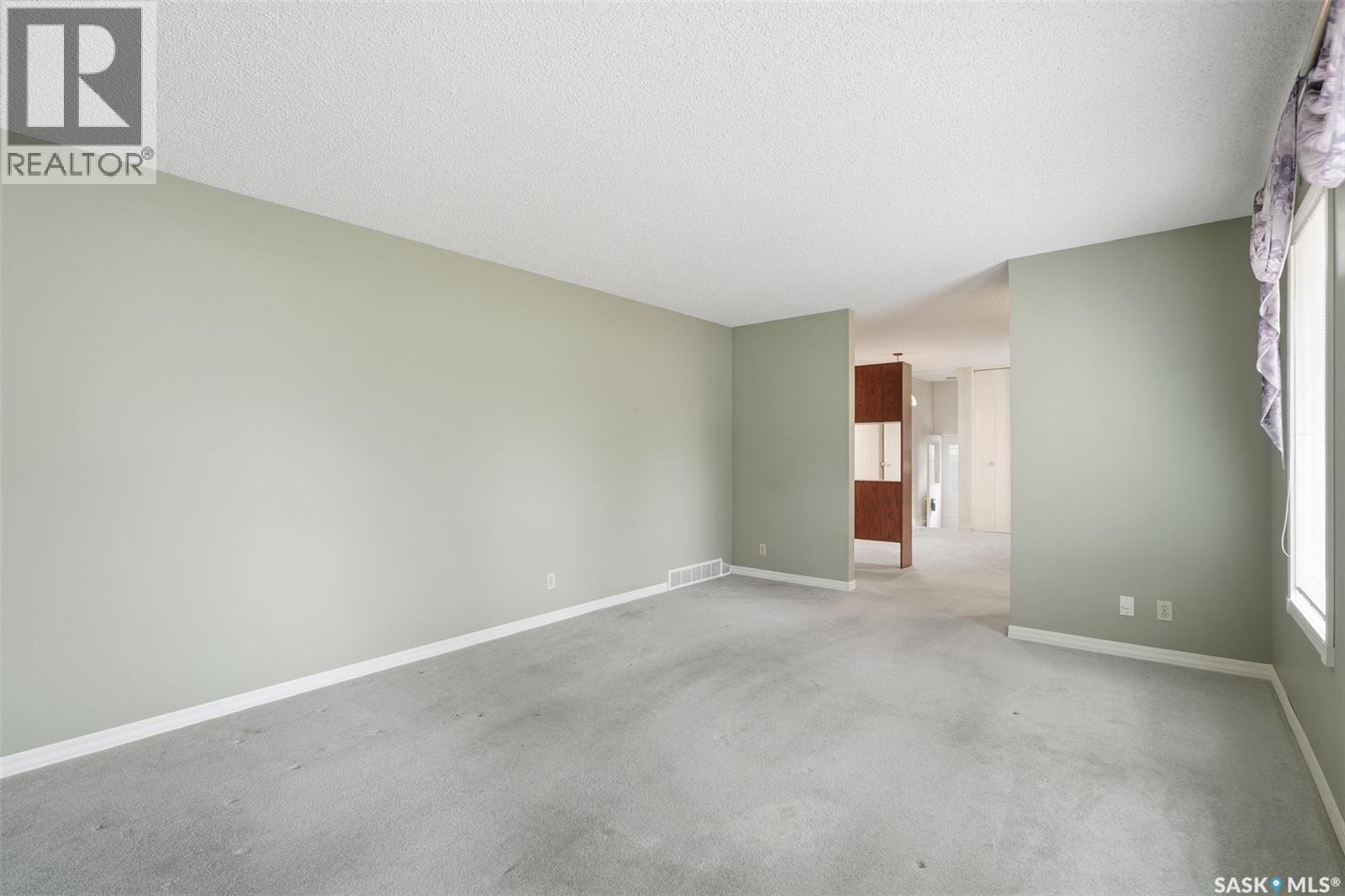 24 Oliver Crescent, Saskatoon, Saskatchewan  S7H 3C8 - Photo 4 - SK024418