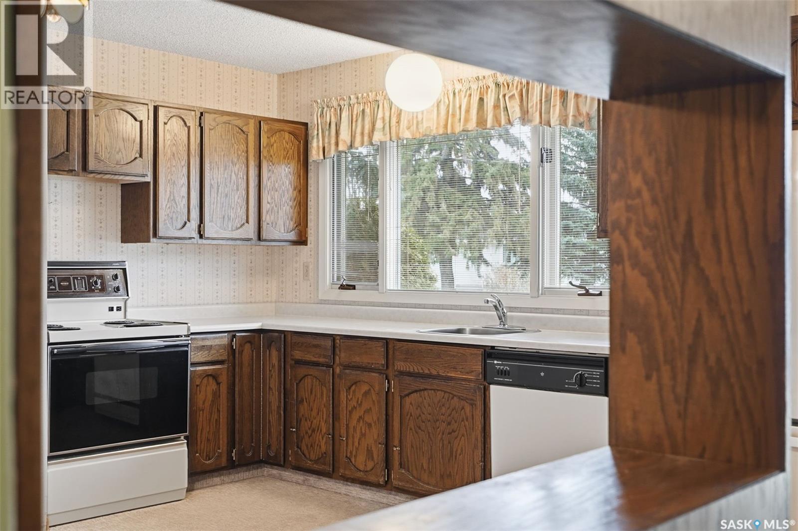 24 Oliver Crescent, Saskatoon, Saskatchewan  S7H 3C8 - Photo 7 - SK024418