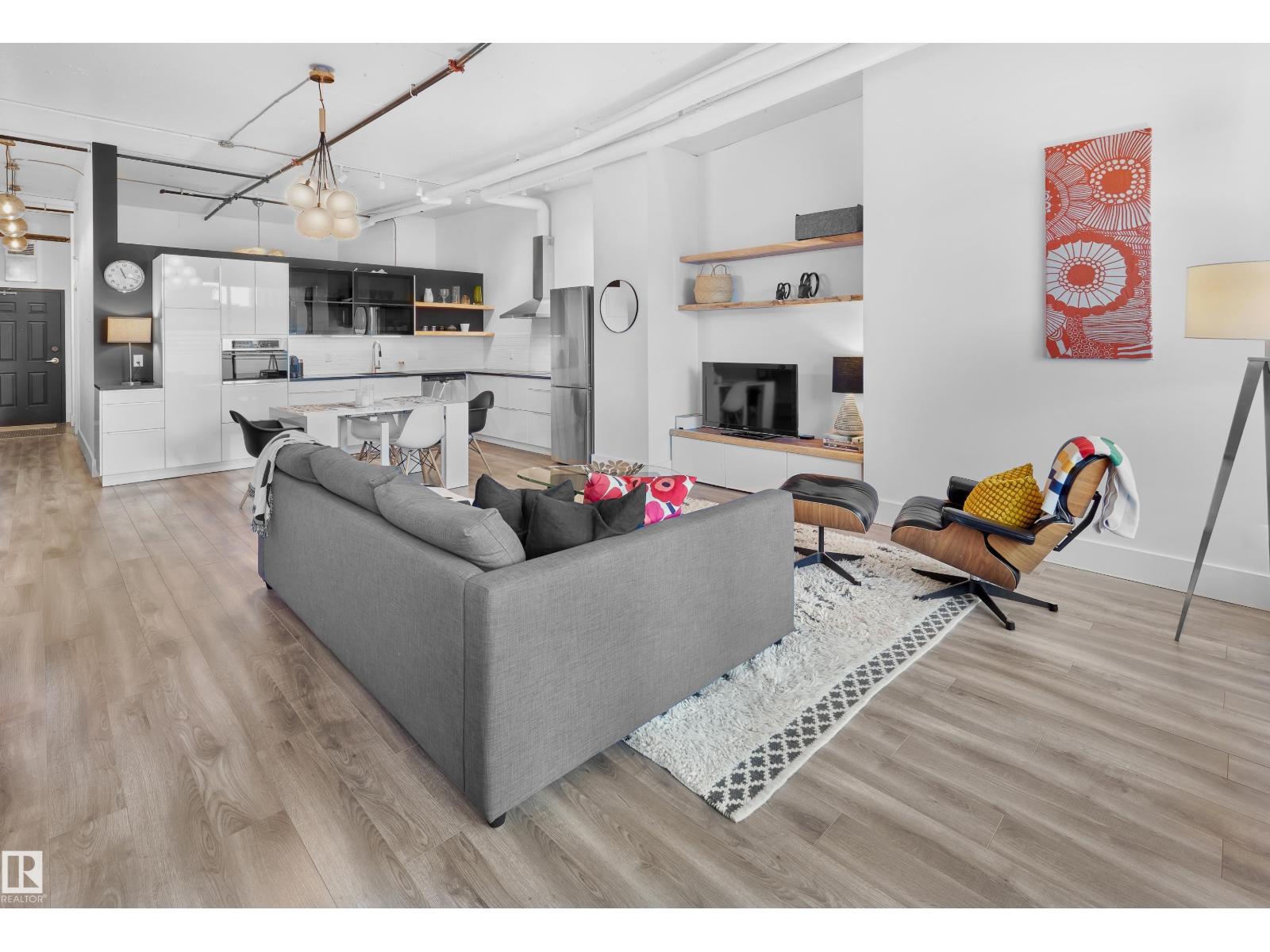 #210 10024 JASPER AV NW, Edmonton, Alberta