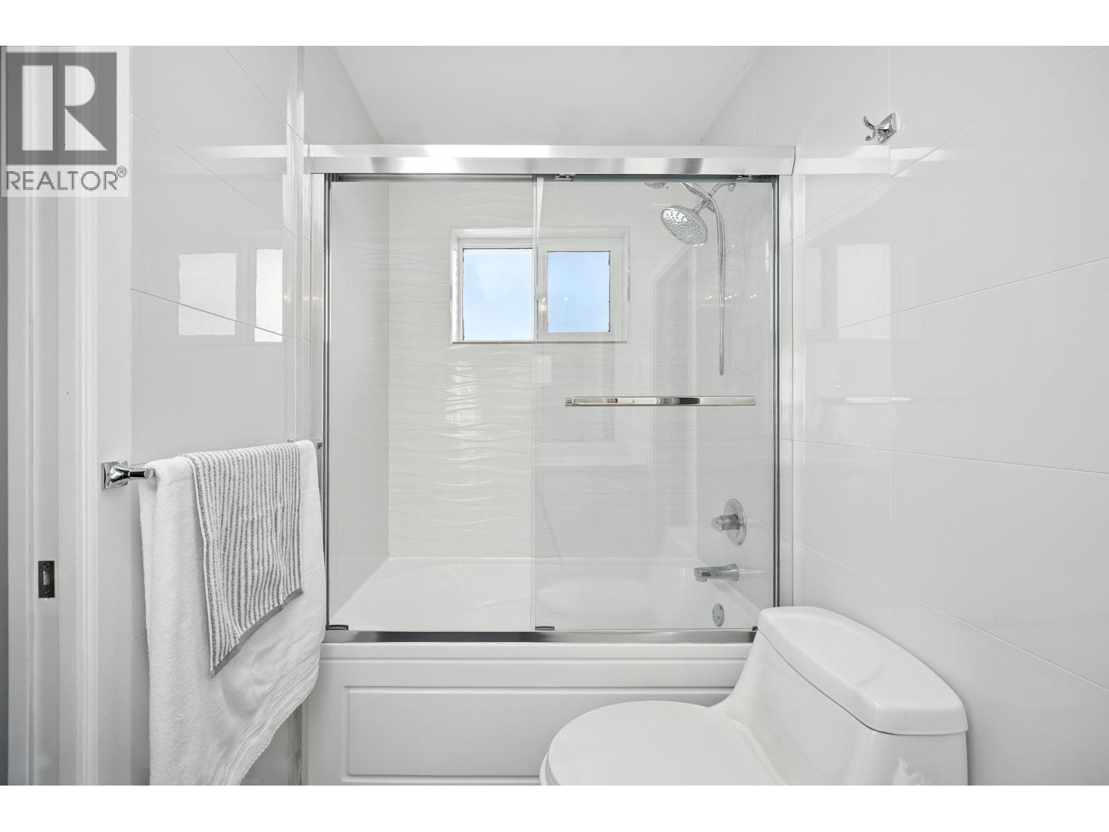 7563 1st Street, Burnaby, British Columbia  V3N 3T3 - Photo 25 - R3068513