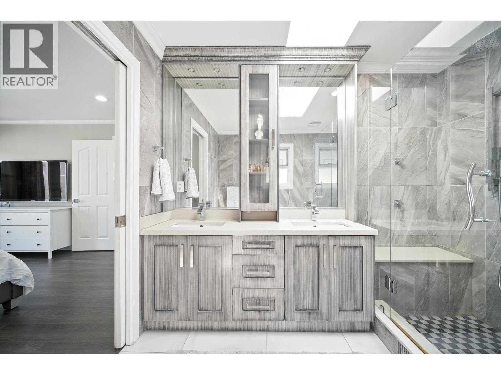 7563 1st Street, Burnaby, British Columbia  V3N 3T3 - Photo 17 - R3068513