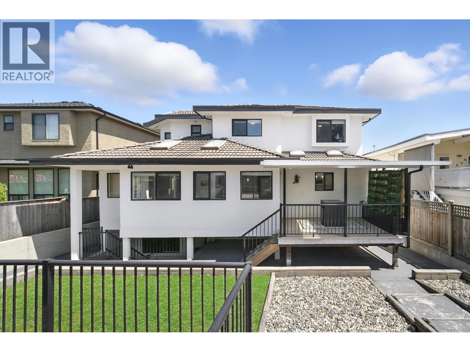 7563 1st Street, Burnaby, British Columbia  V3N 3T3 - Photo 32 - R3068513