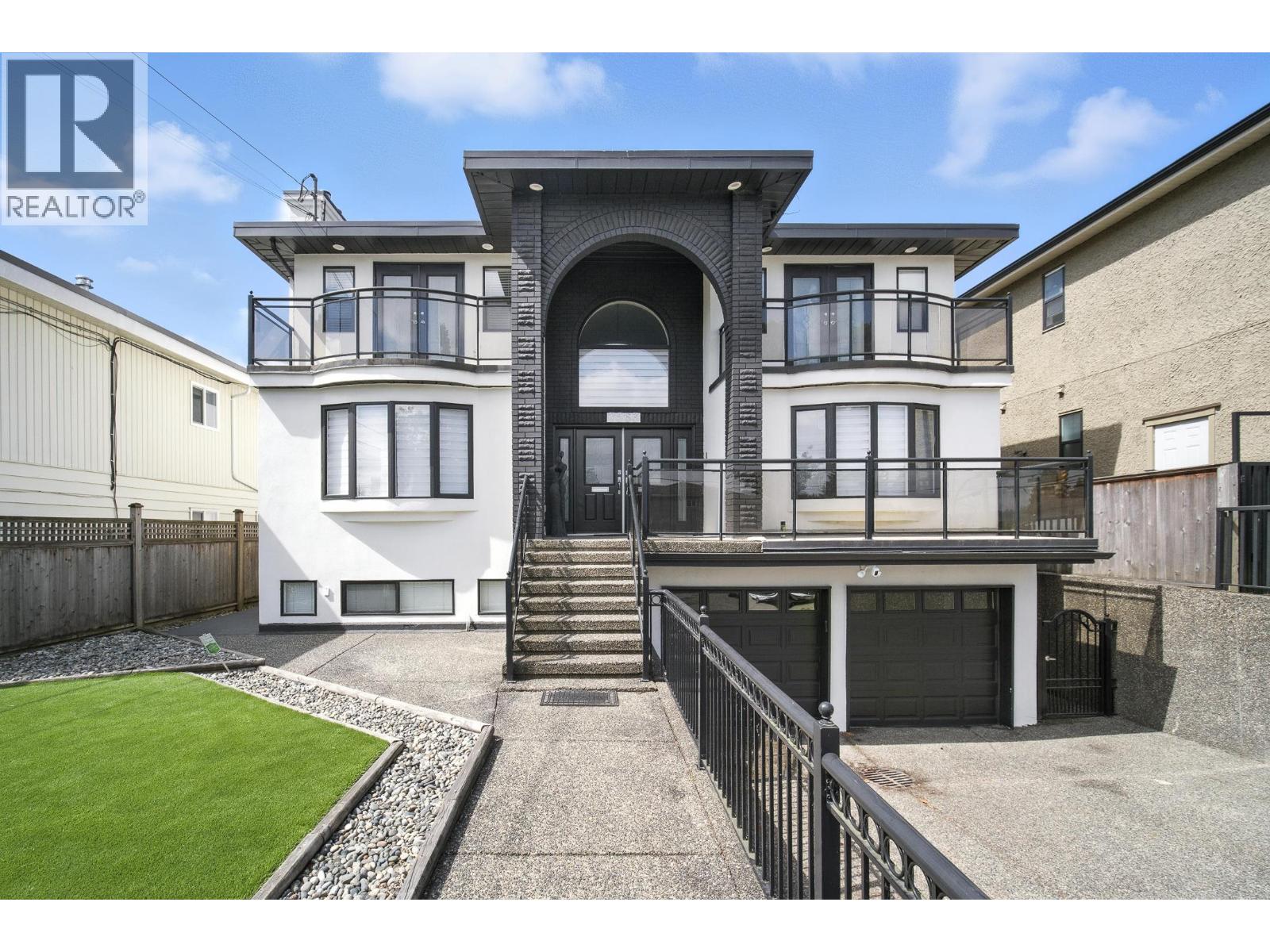 7563 1st Street, Burnaby, British Columbia  V3N 3T3 - Photo 2 - R3068513