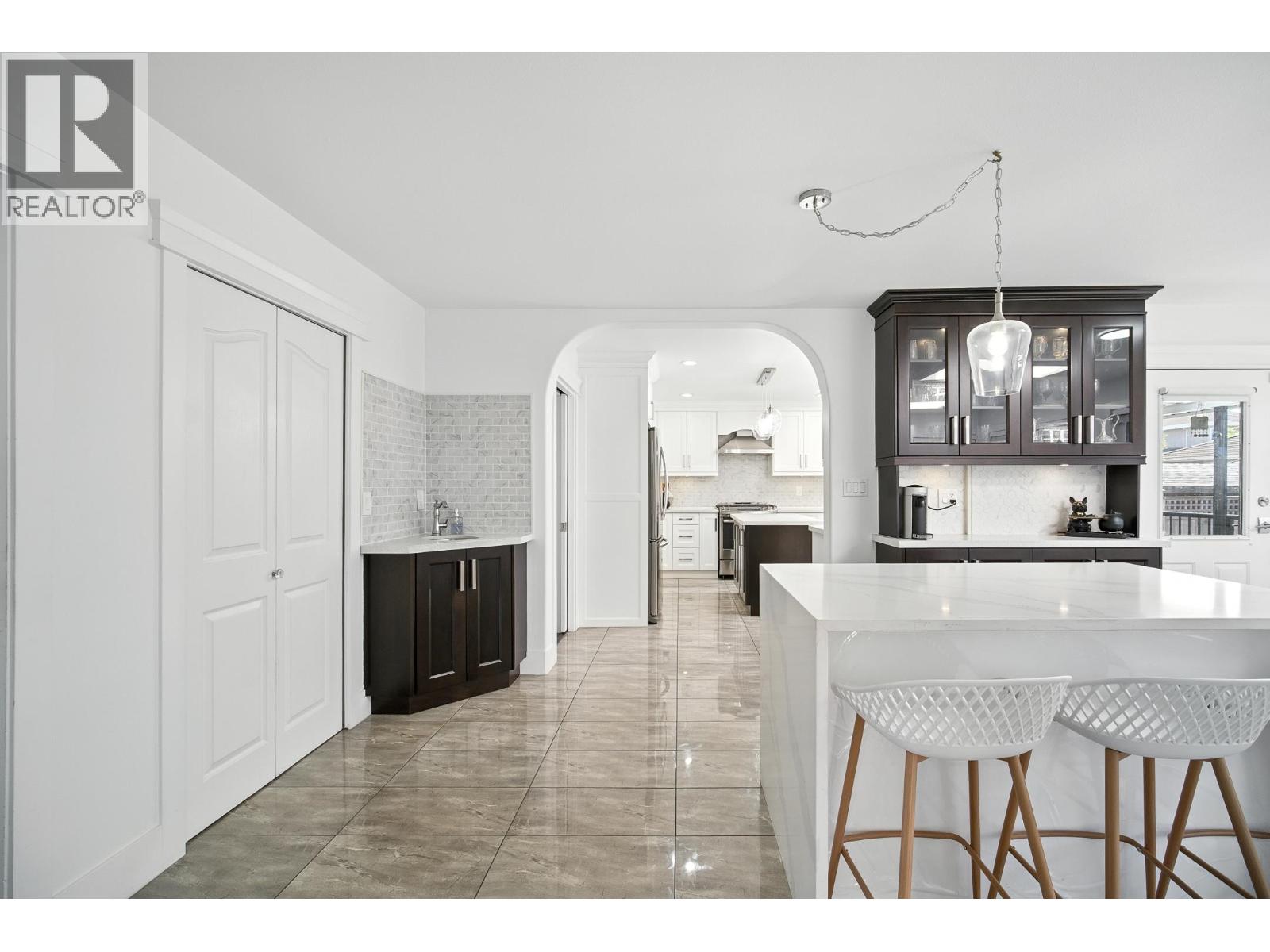 7563 1st Street, Burnaby, British Columbia  V3N 3T3 - Photo 4 - R3068513