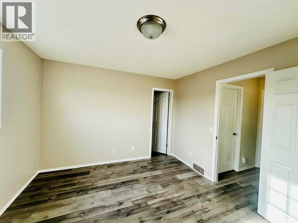 8 Royal Elm Way Nw, Calgary, Alberta  T3G 5M2 - Photo 20 - A2270453