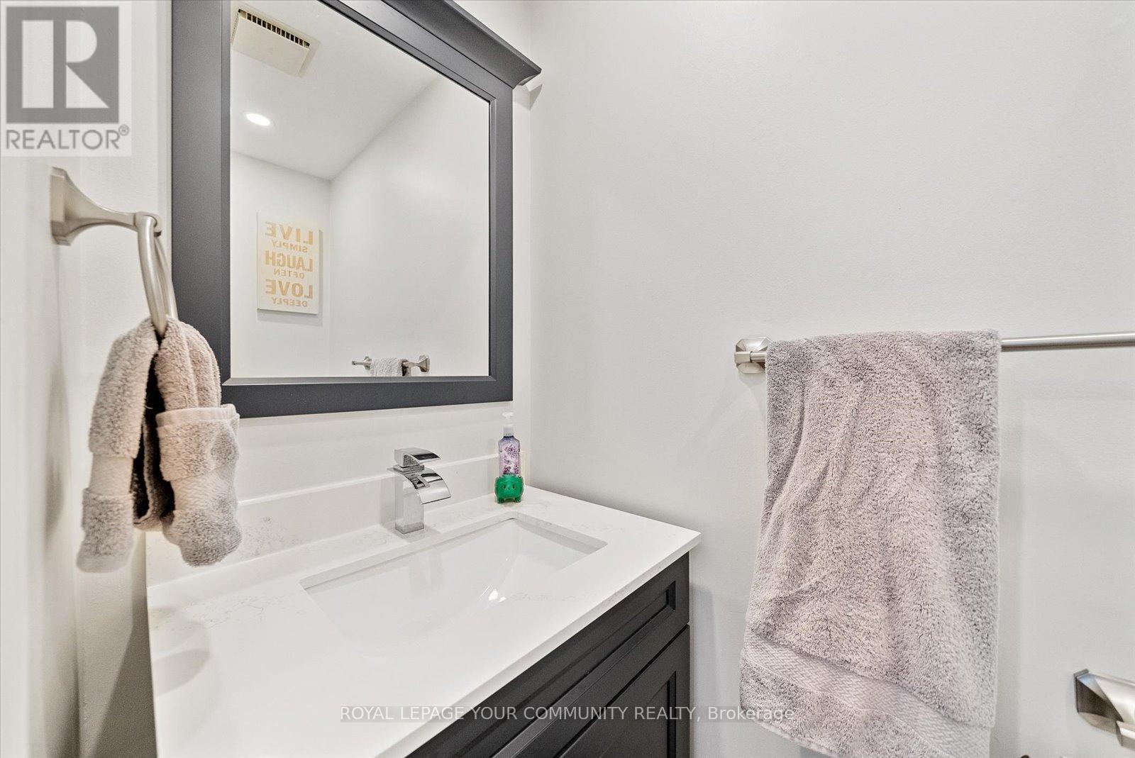 20 Sandusky Crescent, Aurora, Ontario  L4G 3N4 - Photo 11 - N12562582