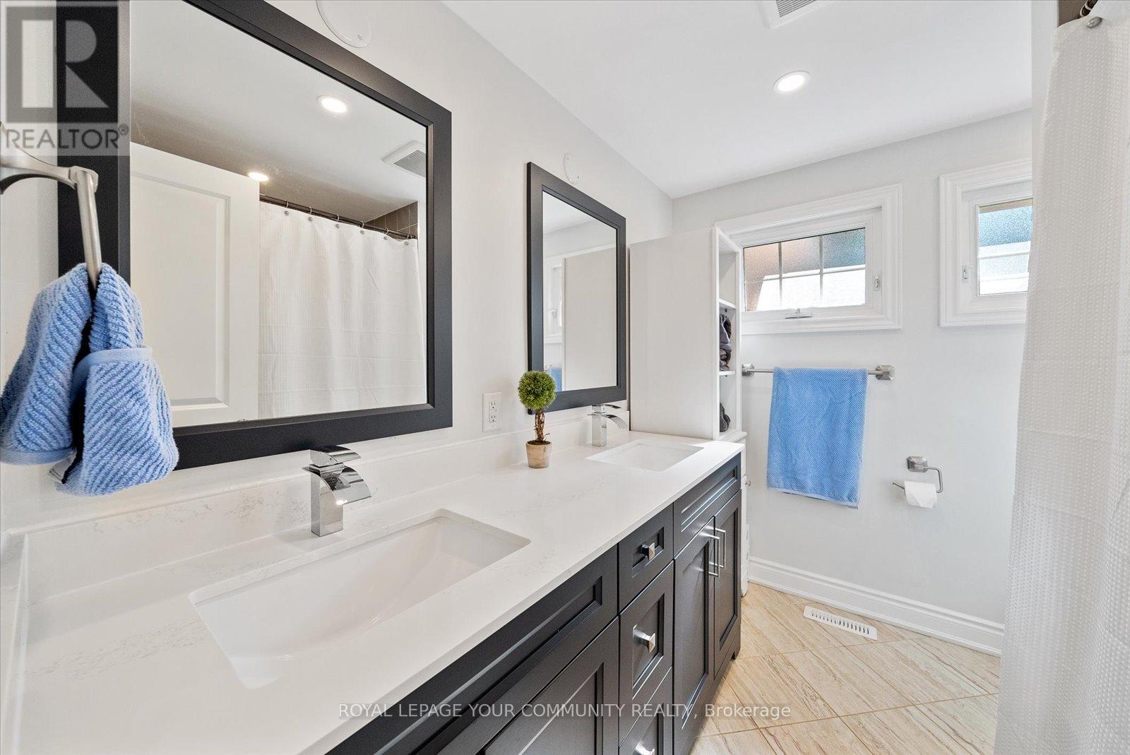 20 Sandusky Crescent, Aurora, Ontario  L4G 3N4 - Photo 14 - N12562582