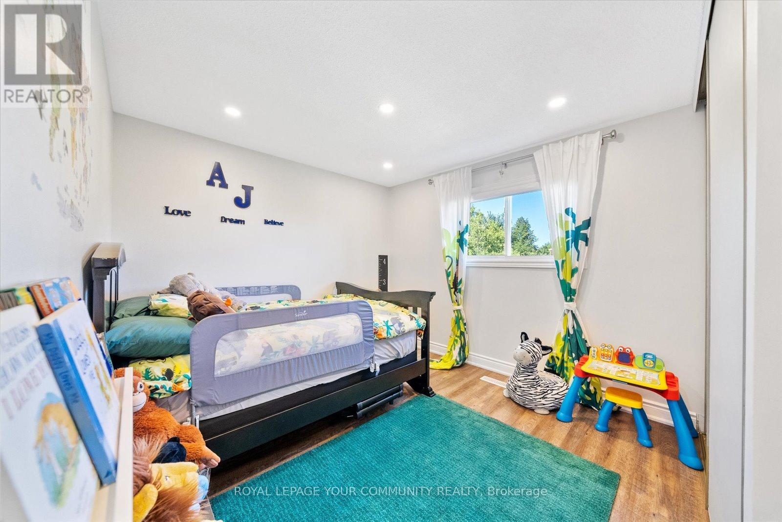 20 Sandusky Crescent, Aurora, Ontario  L4G 3N4 - Photo 15 - N12562582