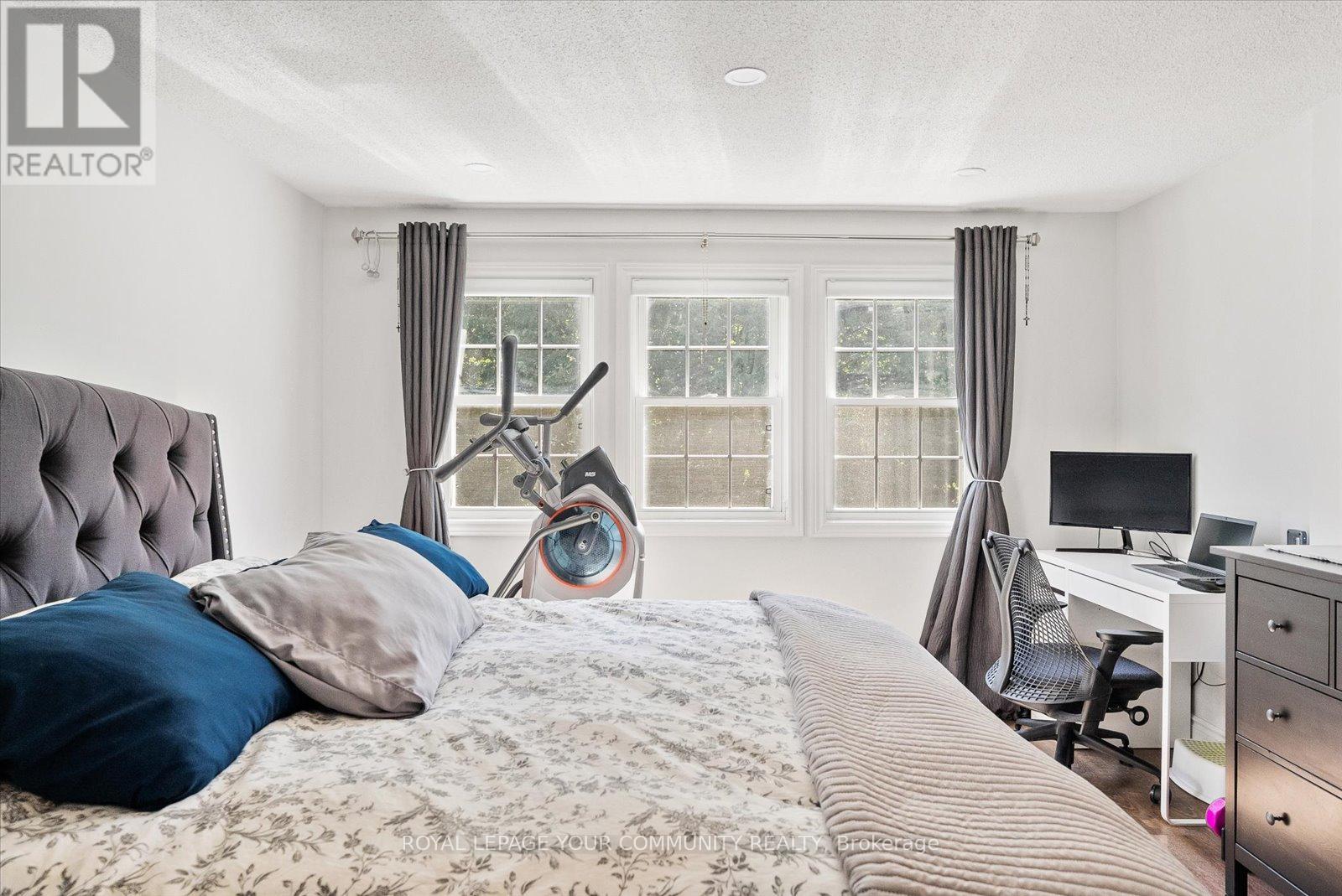 20 Sandusky Crescent, Aurora, Ontario  L4G 3N4 - Photo 18 - N12562582