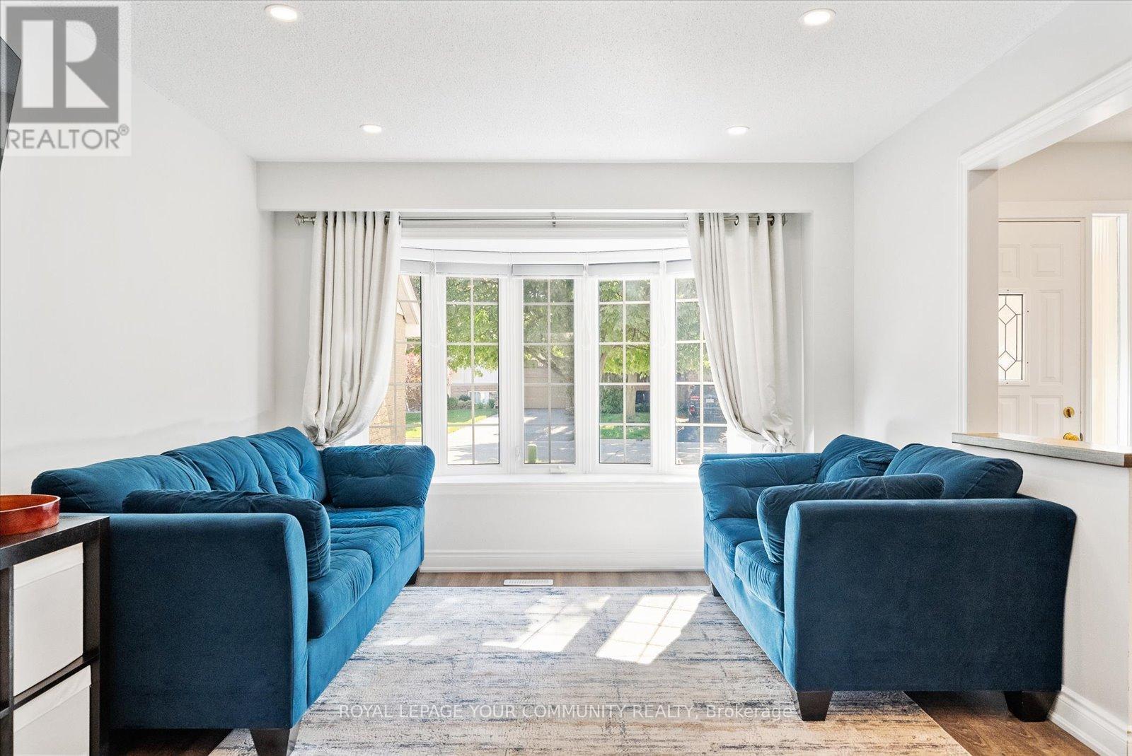 20 Sandusky Crescent, Aurora, Ontario  L4G 3N4 - Photo 6 - N12562582