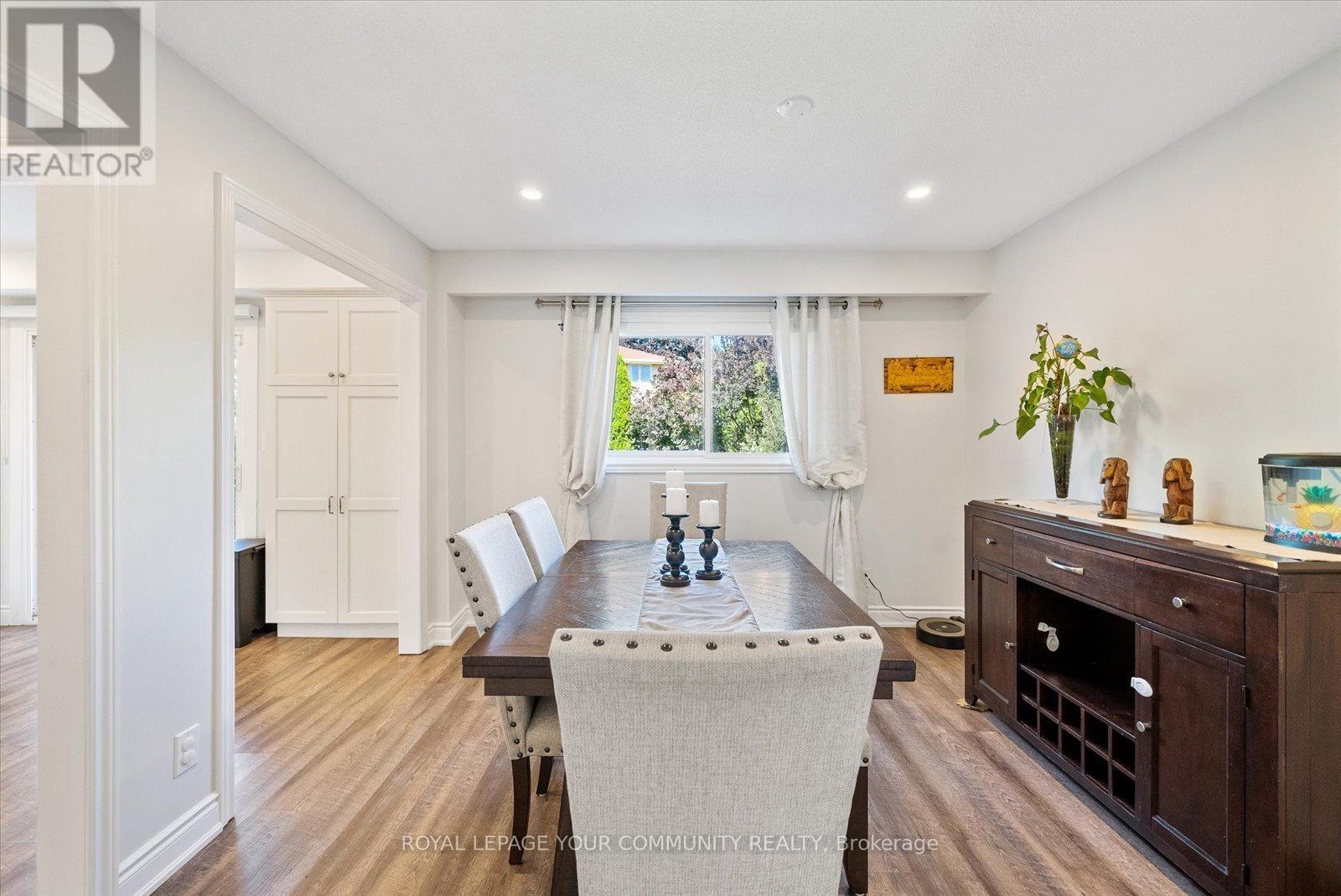 20 Sandusky Crescent, Aurora, Ontario  L4G 3N4 - Photo 7 - N12562582