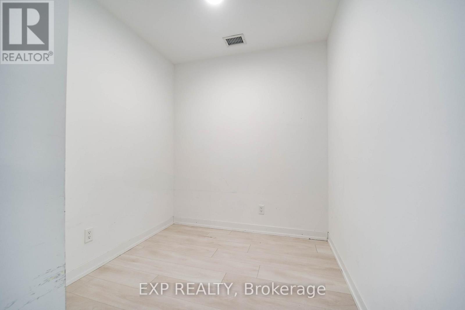 D328 - 8 Beverley Glen Boulevard, Vaughan, Ontario  L4J 0L5 - Photo 28 - N12562636