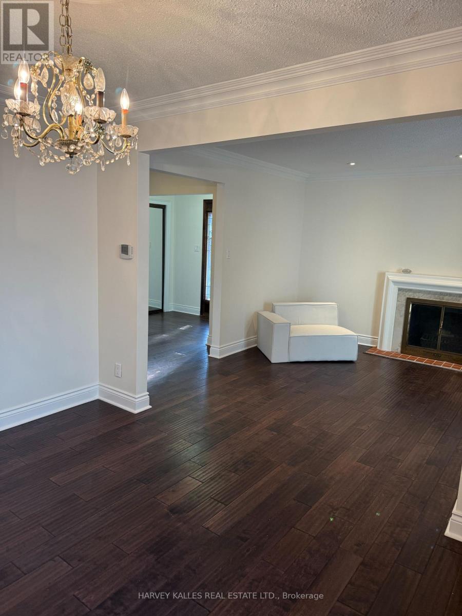 62 Dersingham Crescent, Markham, Ontario  L3T 4E8 - Photo 3 - N12562662