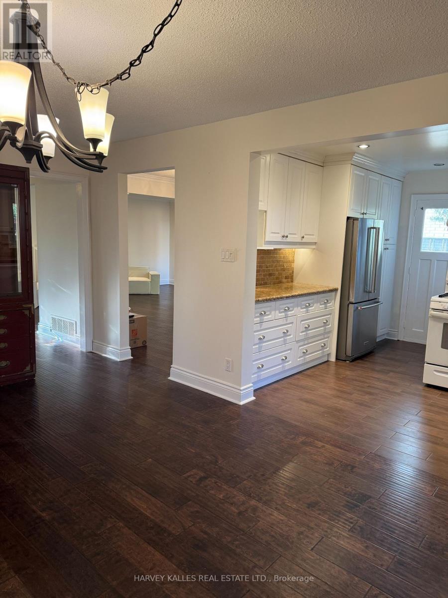 62 Dersingham Crescent, Markham, Ontario  L3T 4E8 - Photo 6 - N12562662