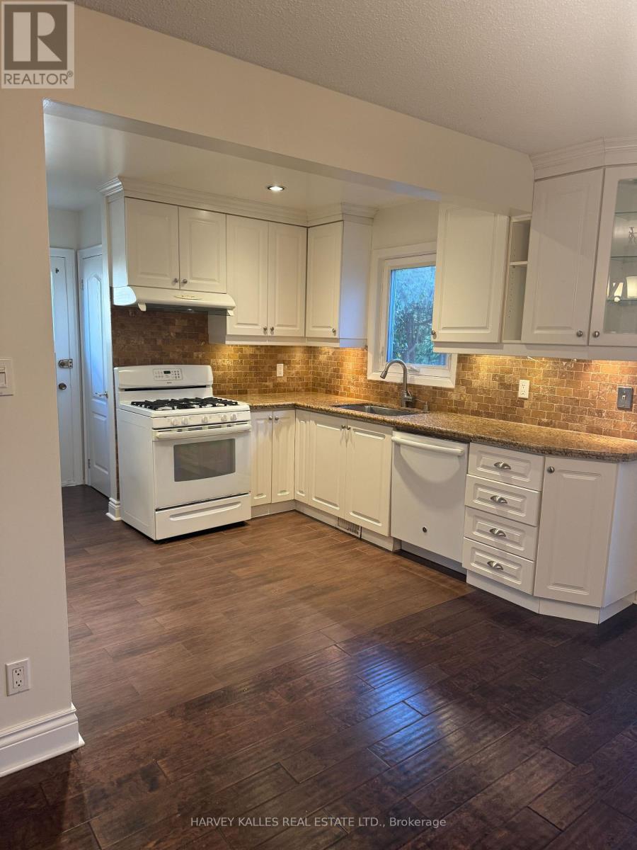 62 Dersingham Crescent, Markham, Ontario  L3T 4E8 - Photo 7 - N12562662