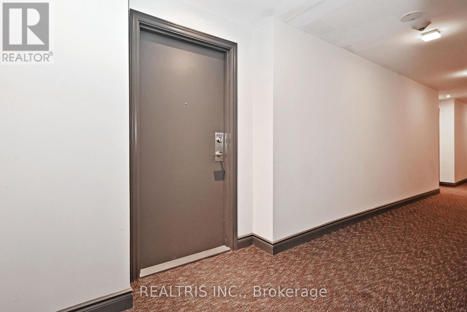 809 - 11611 Yonge Street, Richmond Hill, Ontario  L4E 1G2 - Photo 9 - N12562762