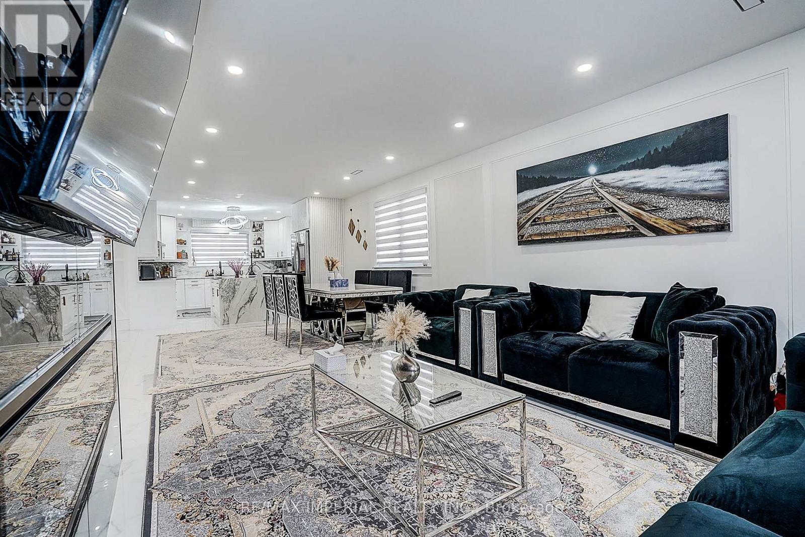 332 Dixon Boulevard, Newmarket, Ontario  L3Y 4V6 - Photo 11 - N12562774