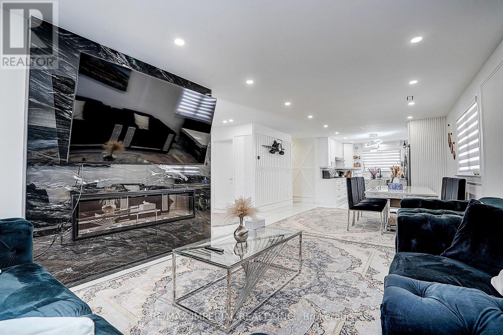 332 Dixon Boulevard, Newmarket, Ontario  L3Y 4V6 - Photo 12 - N12562774