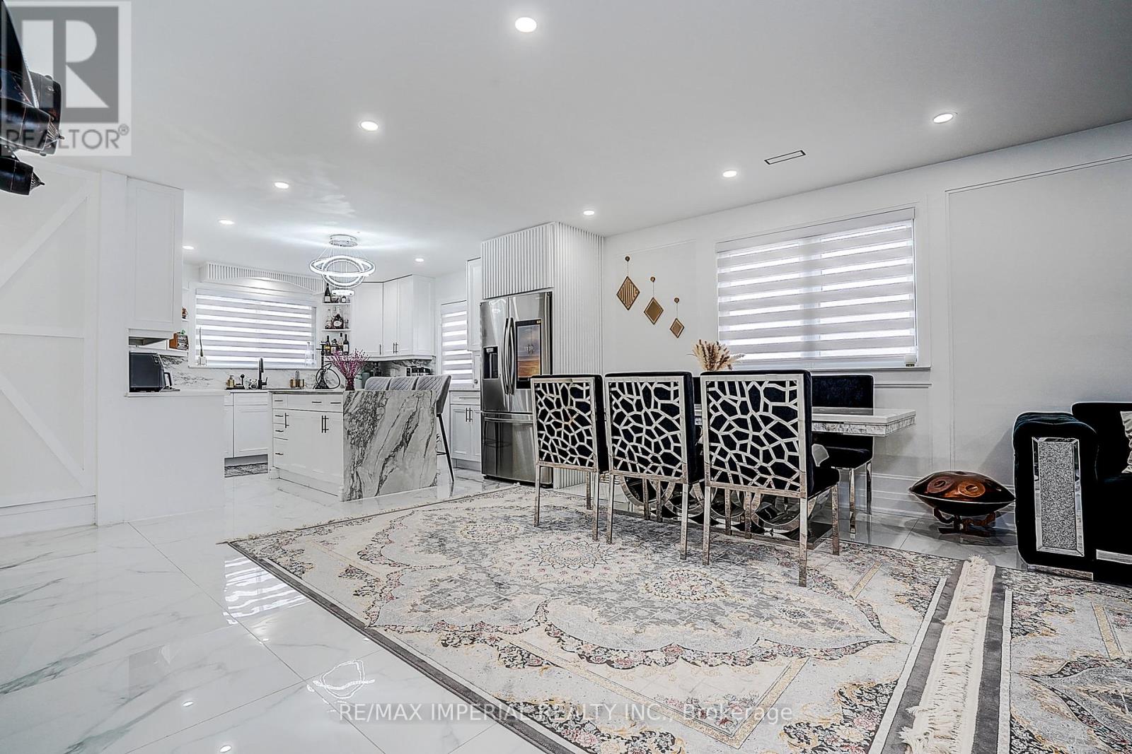 332 Dixon Boulevard, Newmarket, Ontario  L3Y 4V6 - Photo 13 - N12562774