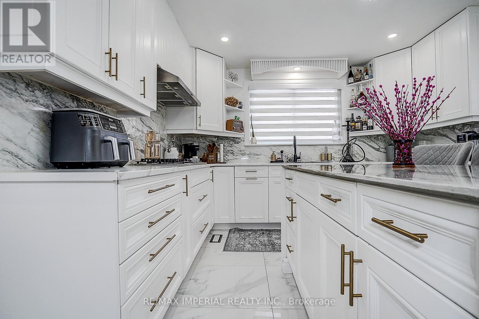 332 Dixon Boulevard, Newmarket, Ontario  L3Y 4V6 - Photo 17 - N12562774