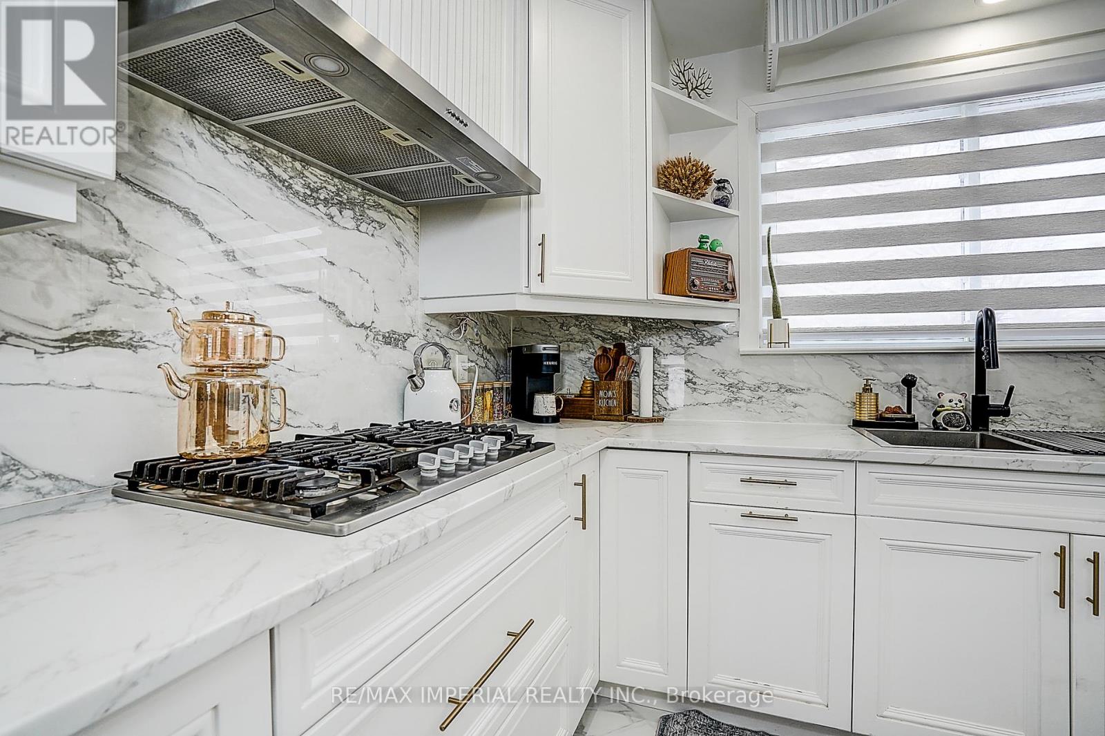 332 Dixon Boulevard, Newmarket, Ontario  L3Y 4V6 - Photo 18 - N12562774