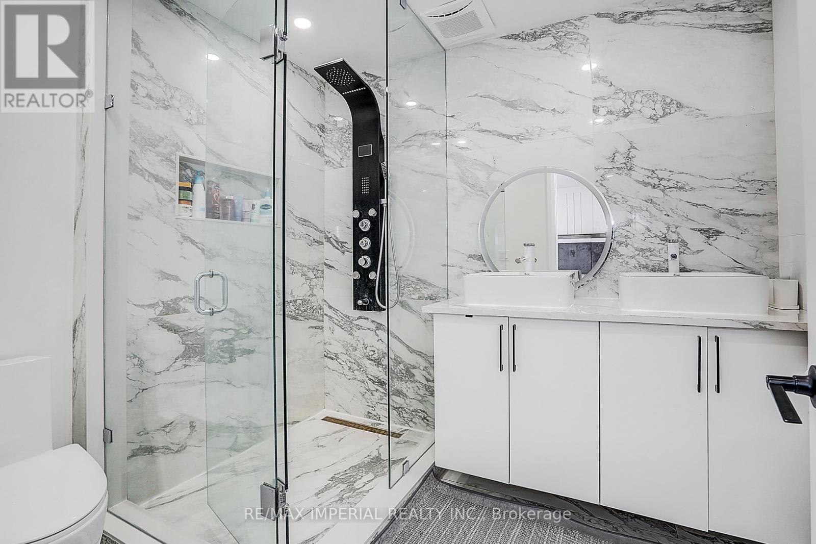 332 Dixon Boulevard, Newmarket, Ontario  L3Y 4V6 - Photo 21 - N12562774