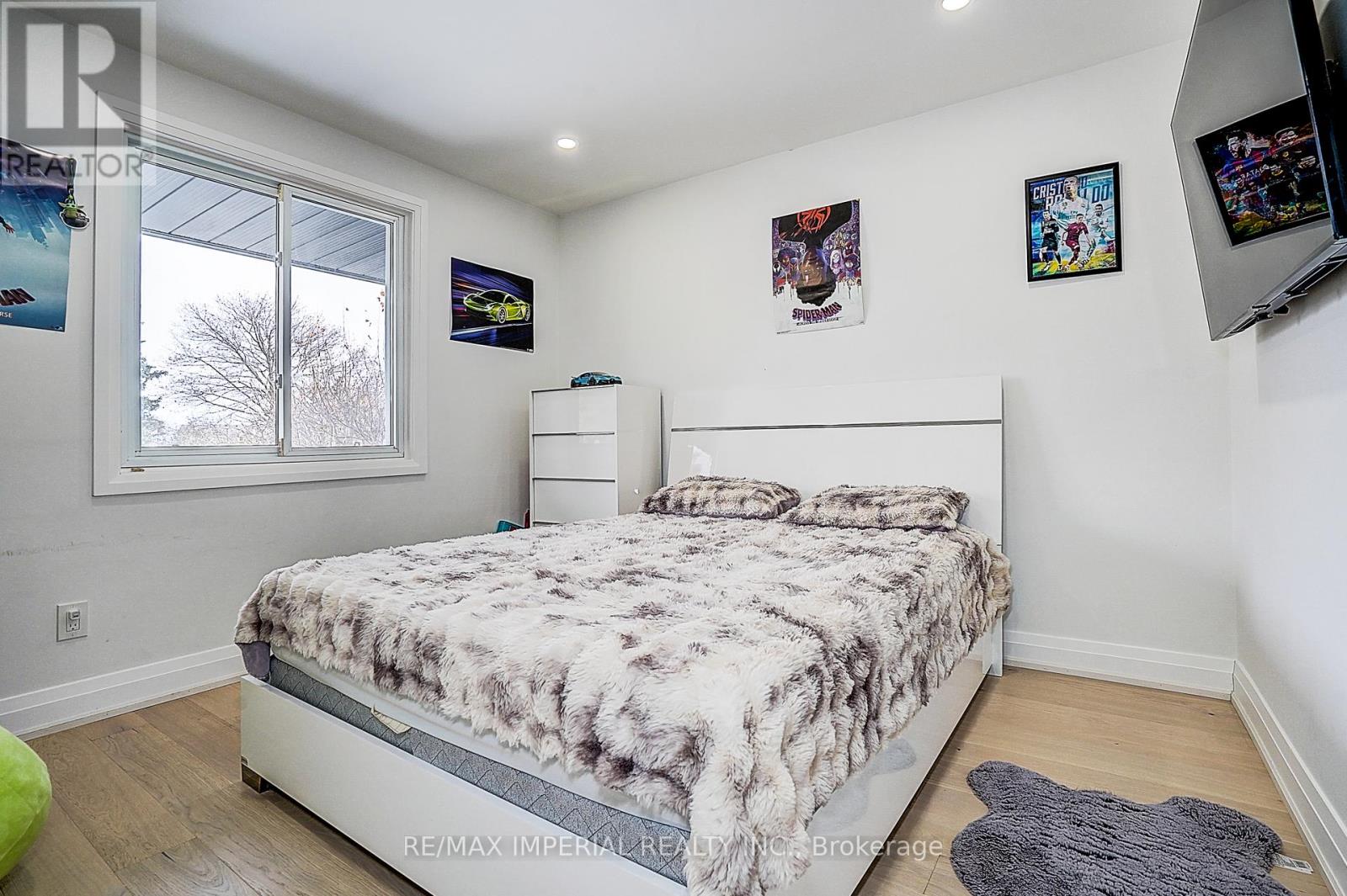 332 Dixon Boulevard, Newmarket, Ontario  L3Y 4V6 - Photo 25 - N12562774