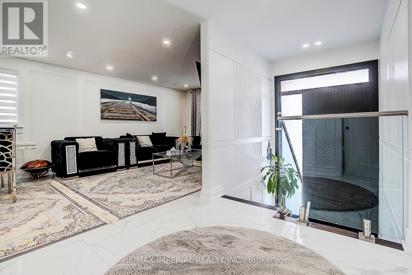 332 Dixon Boulevard, Newmarket, Ontario  L3Y 4V6 - Photo 27 - N12562774