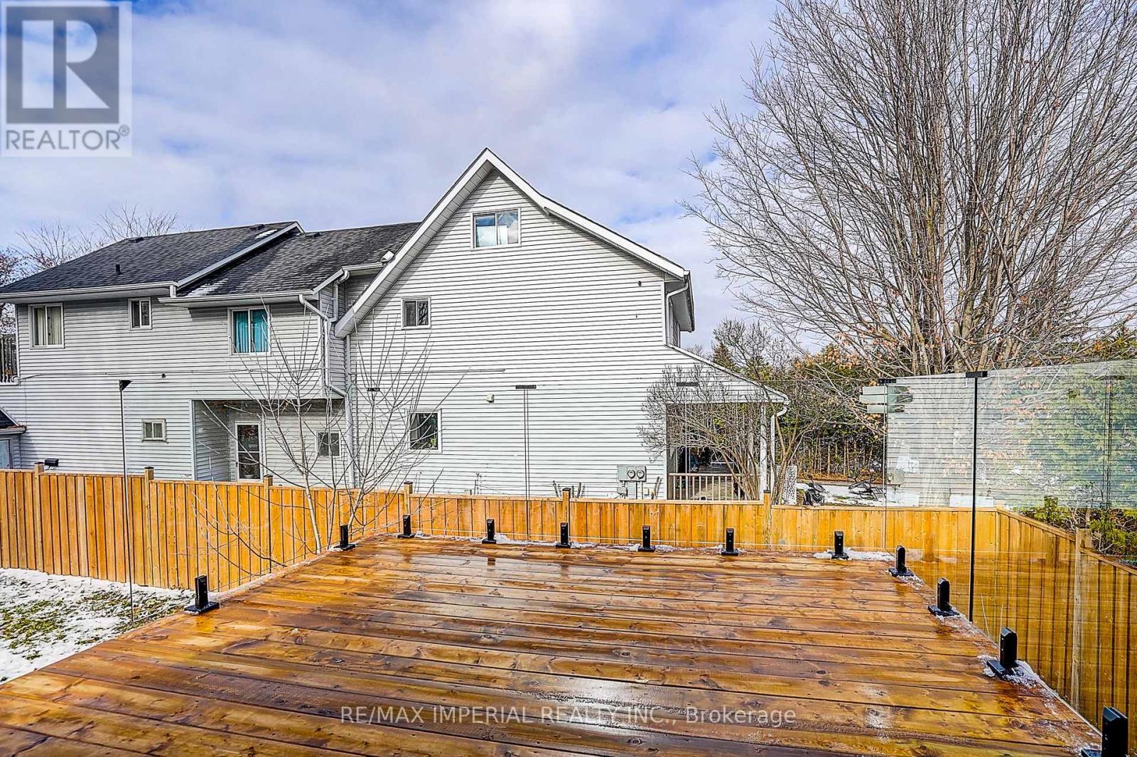 332 Dixon Boulevard, Newmarket, Ontario  L3Y 4V6 - Photo 28 - N12562774