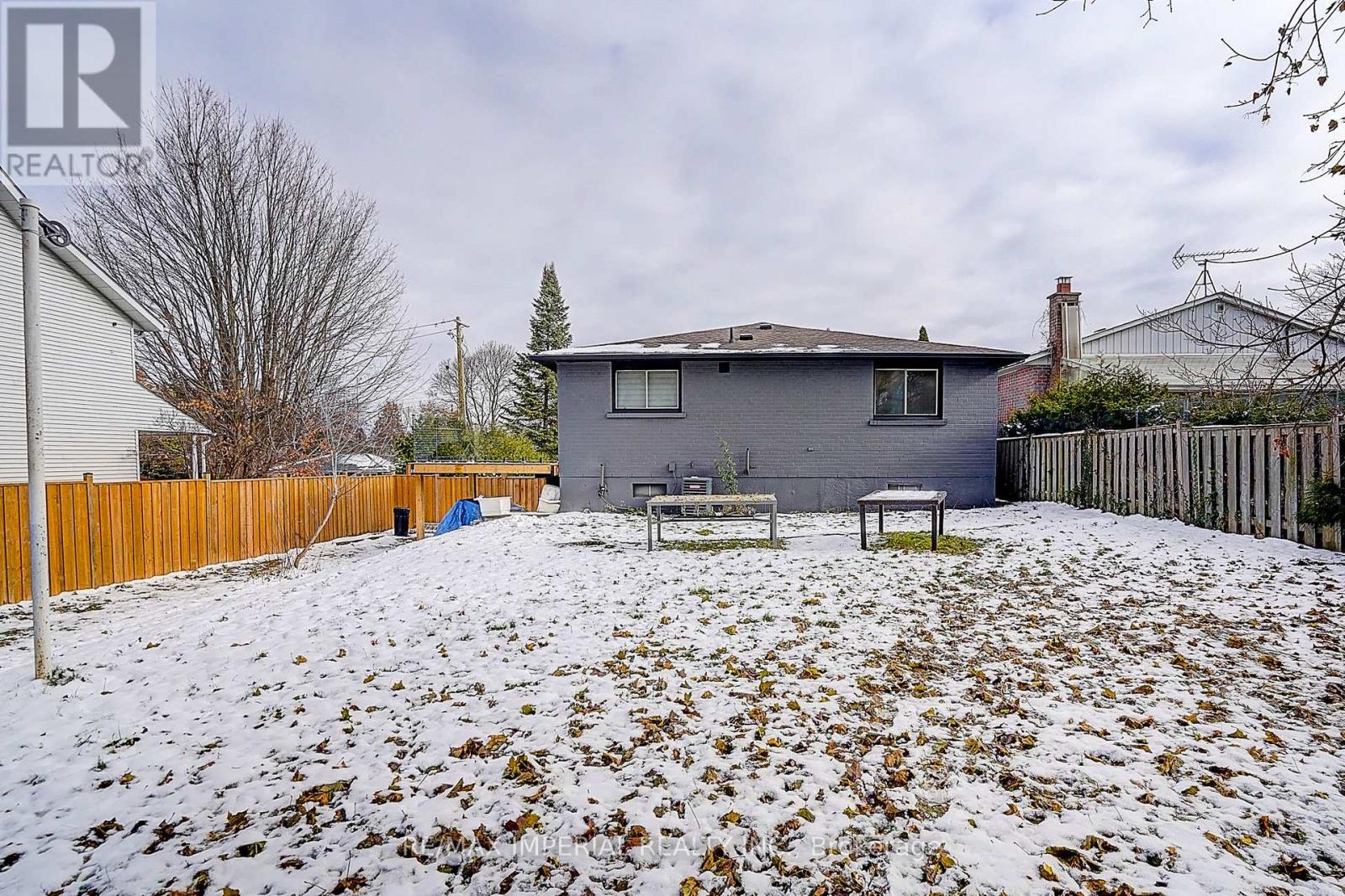 332 Dixon Boulevard, Newmarket, Ontario  L3Y 4V6 - Photo 5 - N12562774