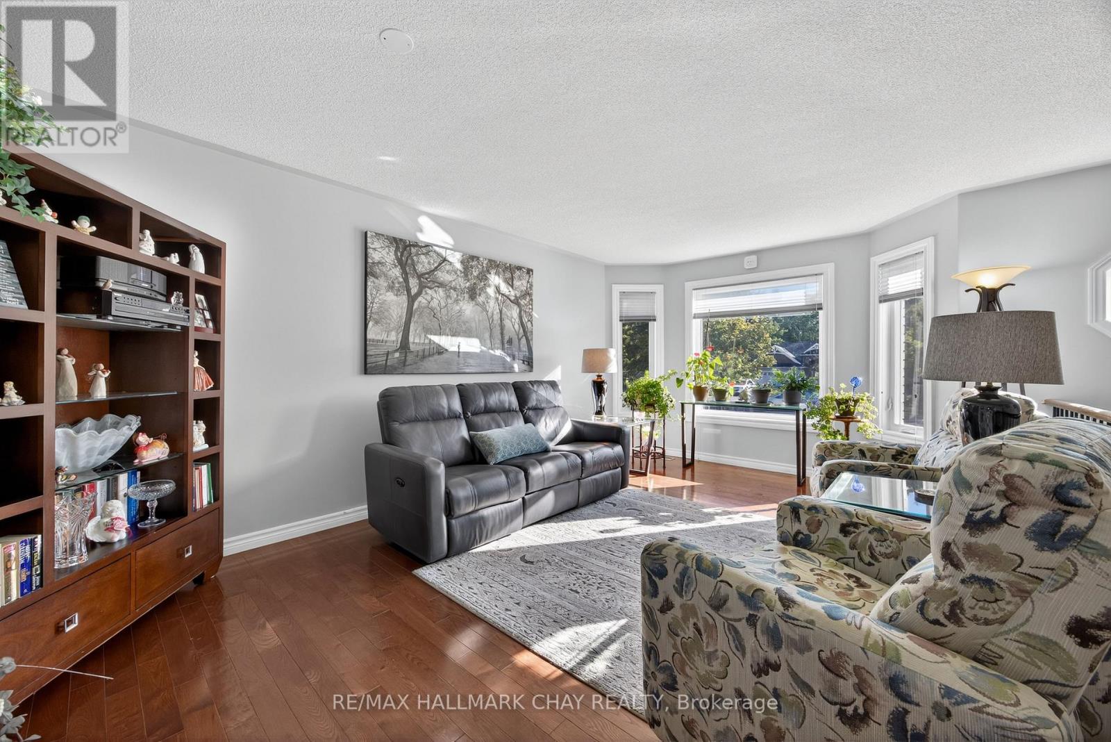 2446 Ralph Street, Innisfil, Ontario  L9S 2G4 - Photo 7 - N12562796