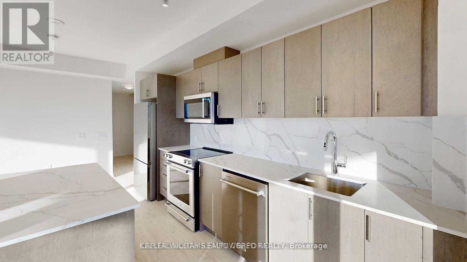 328 - 8960 Jane Street, Vaughan, Ontario  L4K 2M9 - Photo 2 - N12562818