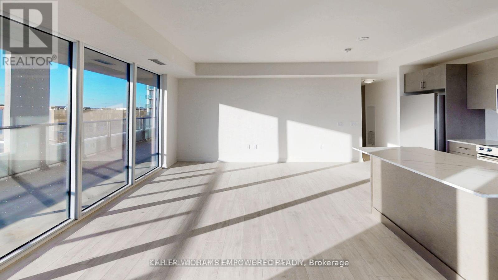 328 - 8960 Jane Street, Vaughan, Ontario  L4K 2M9 - Photo 4 - N12562818