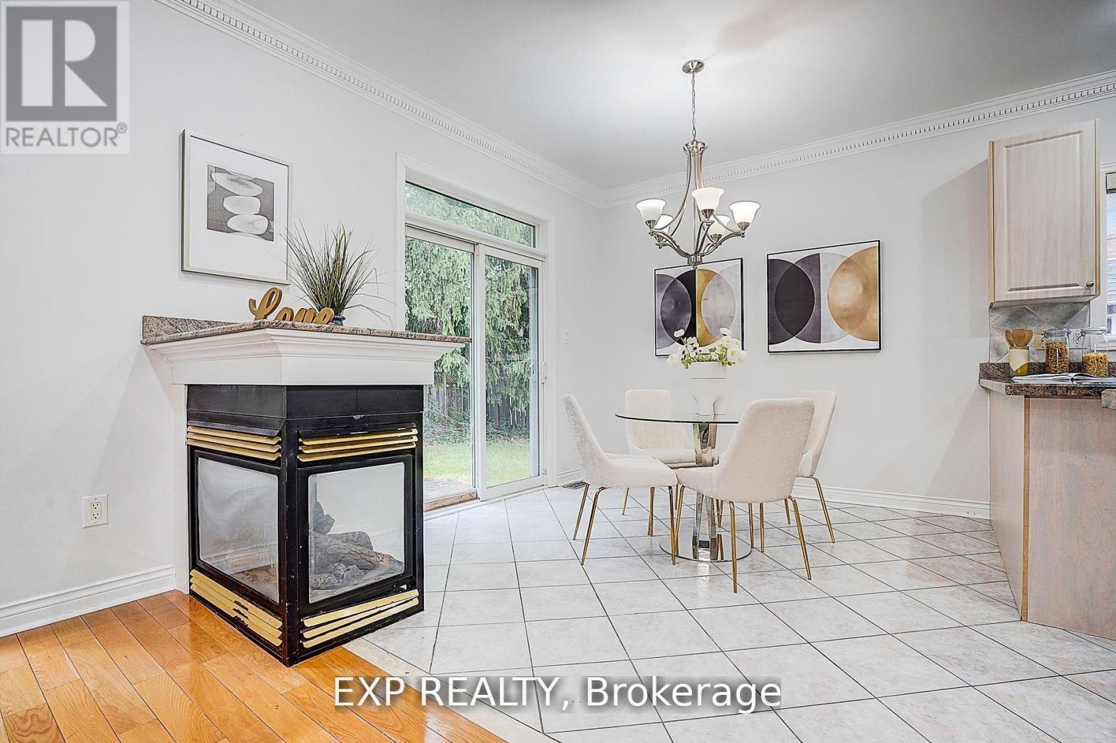 12 Tormina Court, Markham, Ontario  L3S 4R2 - Photo 7 - N12562838