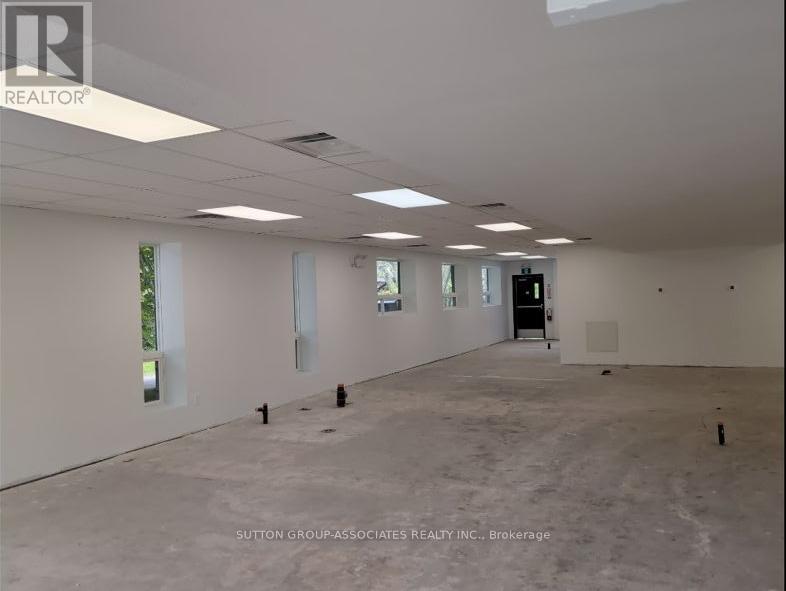 260 Mississaga Street W, Orillia, Ontario  L3V 3B8 - Photo 4 - S12562674