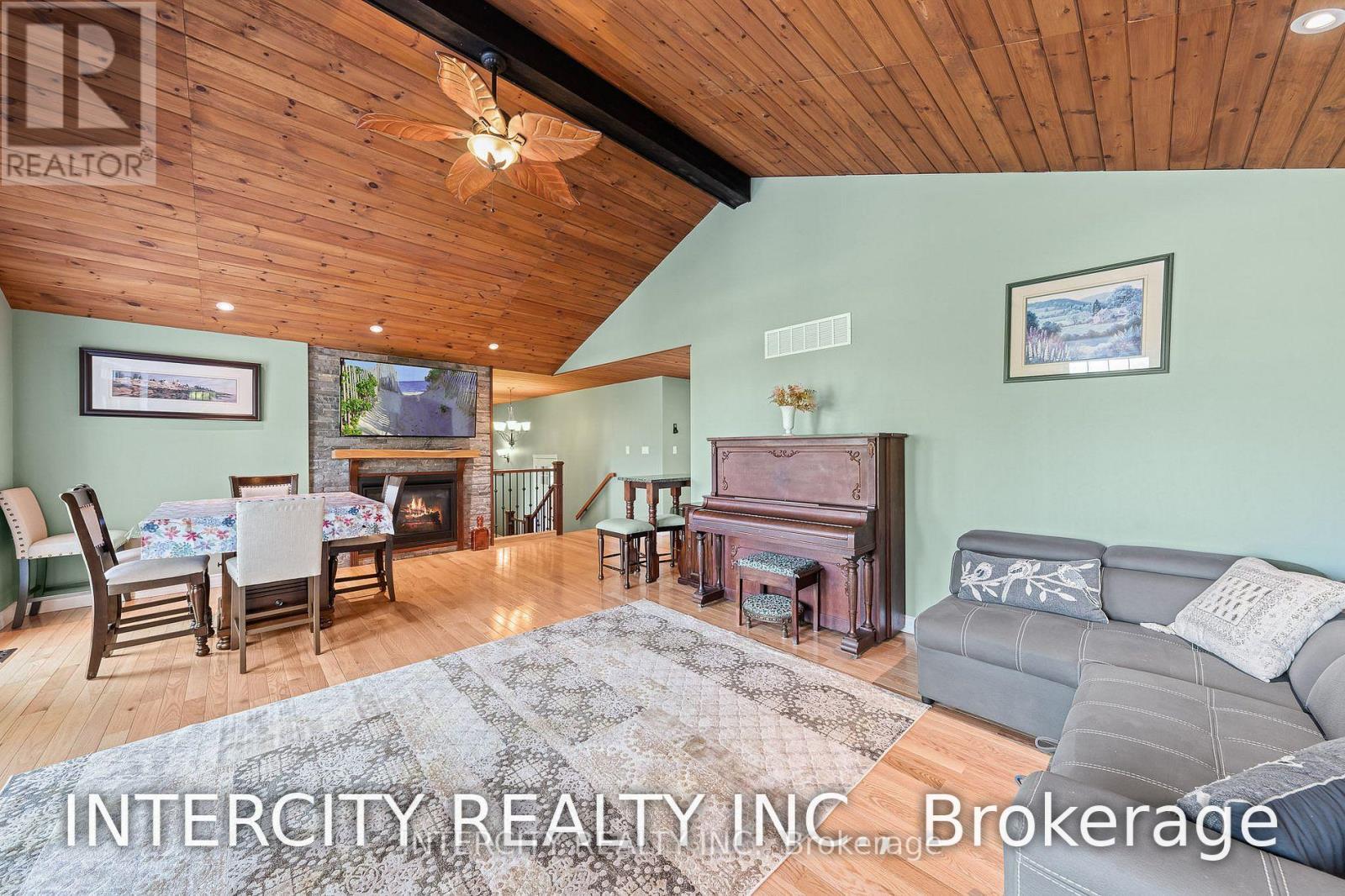 229 Sunnidale Road, Wasaga Beach, Ontario  L9Z 2T4 - Photo 10 - S12562826